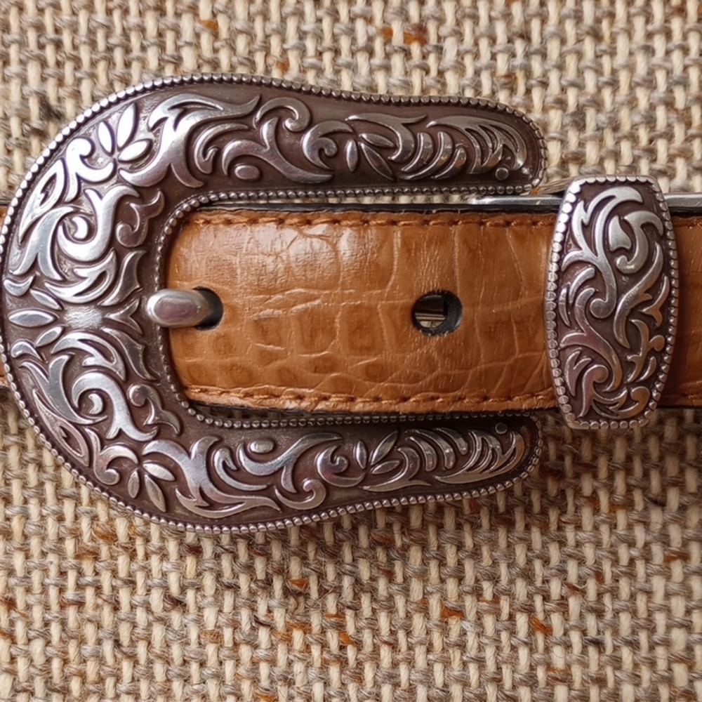 Coldwater Creek Reversible Black/Tan Leather Belt